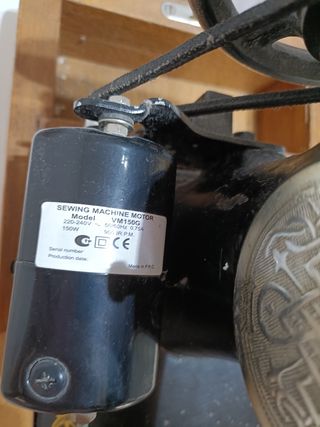Maquina de coser rusa para arreglar