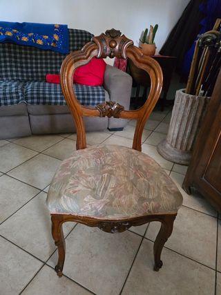 Tavolo in Noce€800 - 4 Sedie Luigi Filippo€30