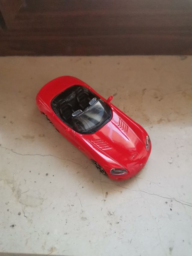 Dodge viper 1/43 maisto