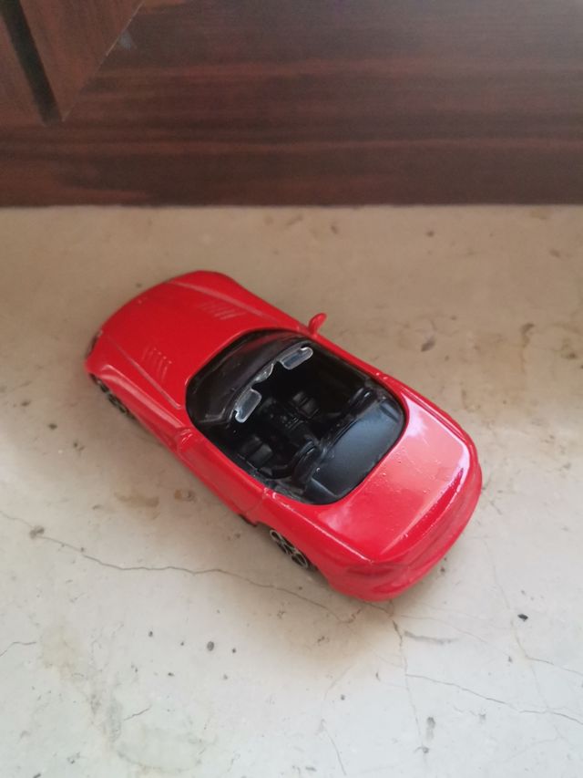 Dodge viper 1/43 maisto