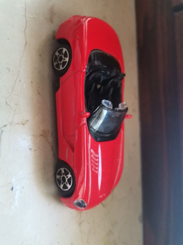 Dodge viper 1/43 maisto