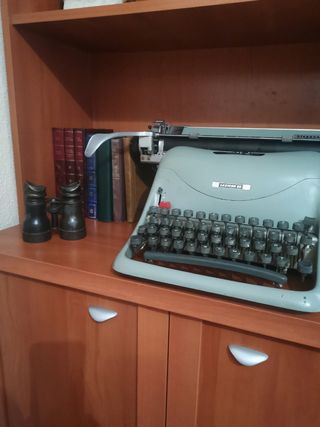Máquina de escribir, años 70.