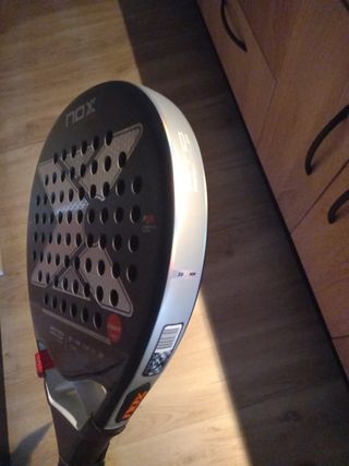Pala padel nox at10 nueva