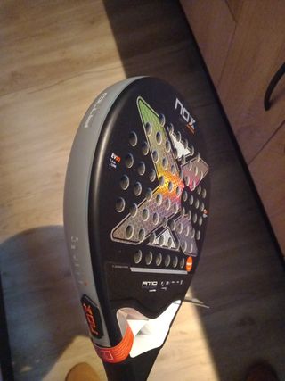 Pala padel nox at10 nueva