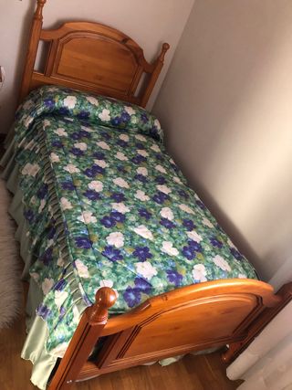 Habitación juvenil de madera maciza de pino