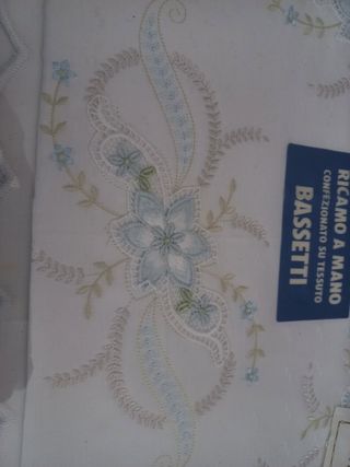 Copriletto misto seta ricamato