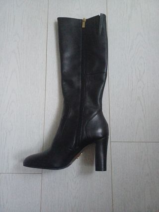 Botas altas de piel