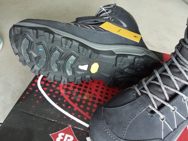 Bota montaña - nieve