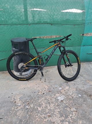 Scott spark 910