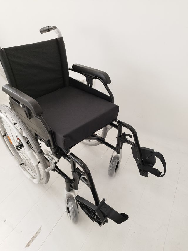 Silla de ruedas antivuelco