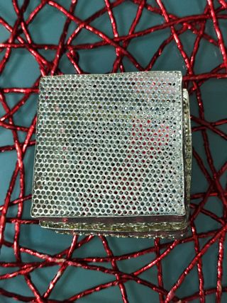 Scatolina natalizia con agrifoglio