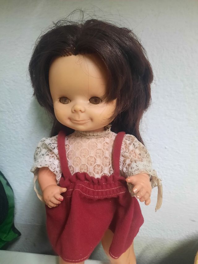 Muñeca Antigua Chatuca de Famosa.