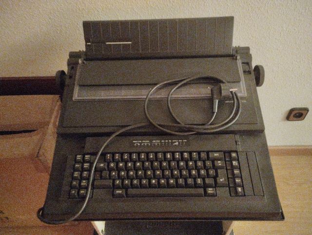 Maquina escribir Olivetti ET 109. 99 €