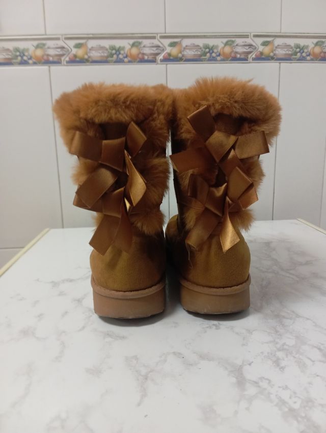 Botas  de mujer color marrón 