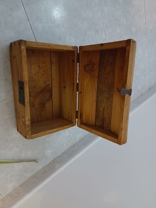Cofre muy antiguo madera