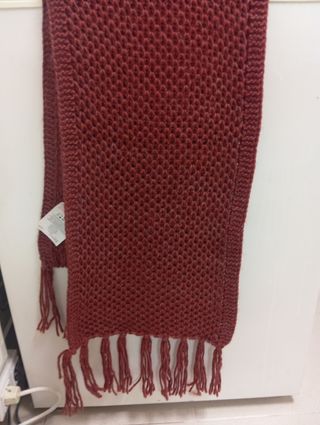 Bufanda de lana color granate