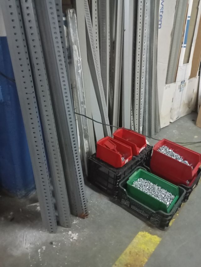 ESTANTERIAS METALICAS