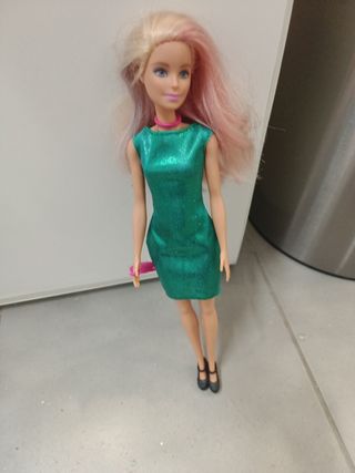 Barbe sirena y Barbie normal