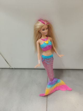 Barbe sirena y Barbie normal