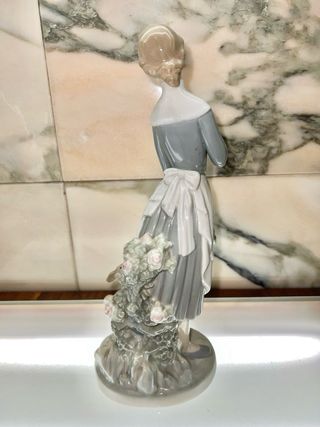 Figura mujer de Lladró