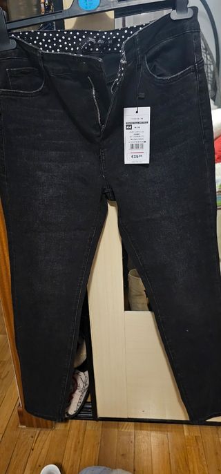 Pantalon vaquero negro Tiffosi. Nuevo