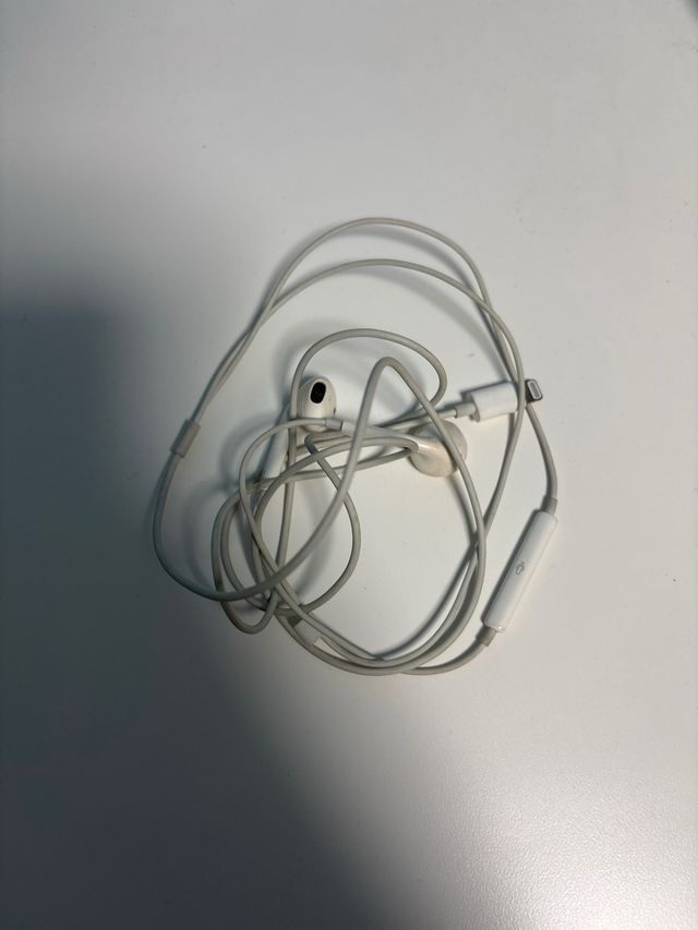 Auriculares Apple EarPods conector Lightning
