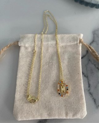 Colgante de letras