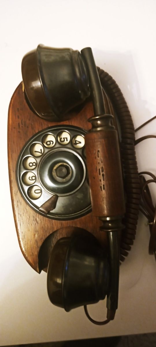 Teléfono Retro original. Años 20 Marca Urveña