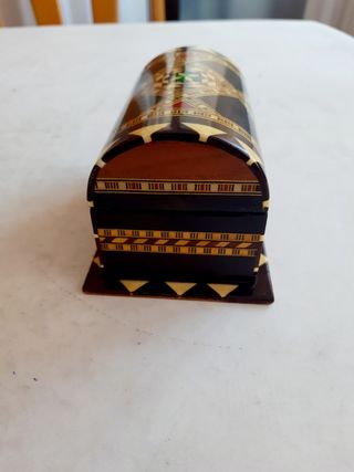 Cofre madera taracea