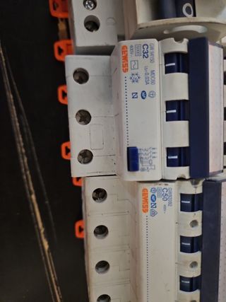 Lote Gewiss diferencial magnetos, fusibl