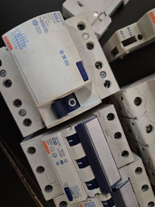 Lote Gewiss diferencial magnetos, fusibl