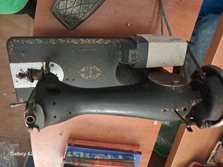 Máquina de coser antigua