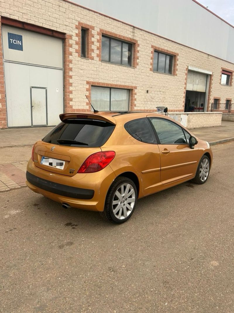 Peugeot 207 GT - foto 1