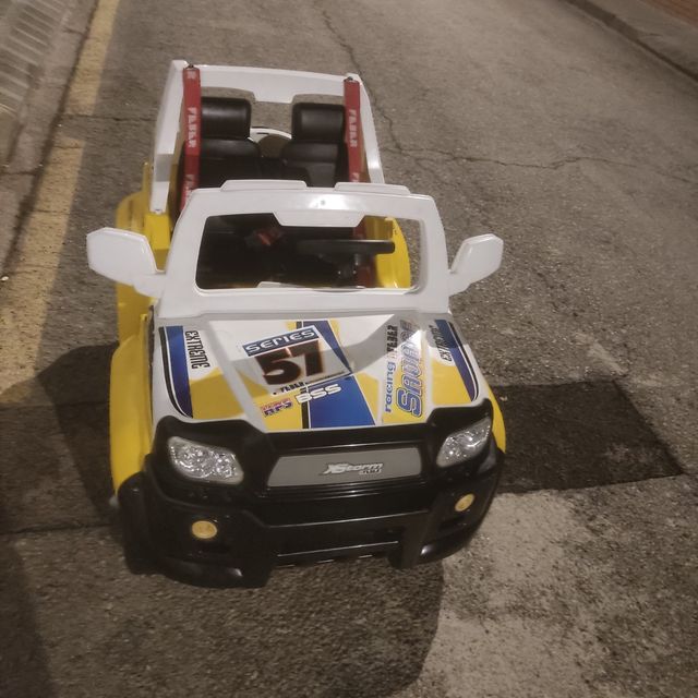 Coche eléctrico recargable