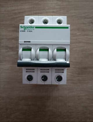 SCHNEIDER 3P 63 AMPERIOS