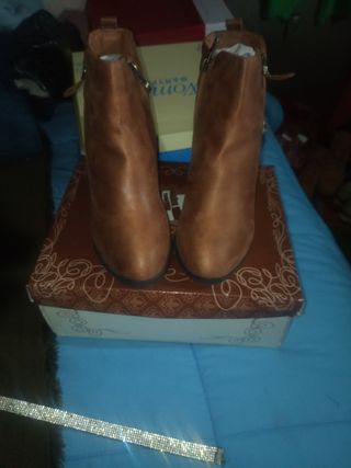 Botines nuevos talla 38