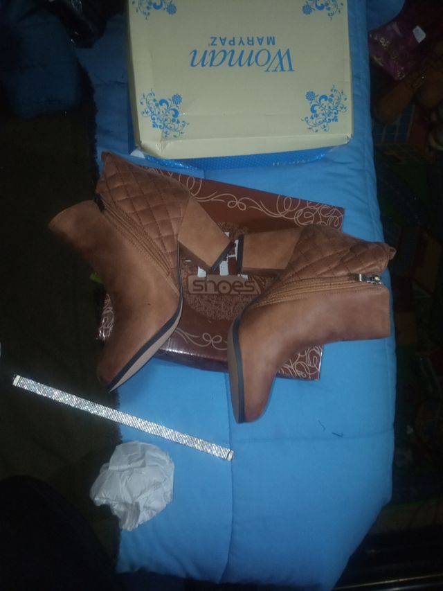 Botines nuevos talla 38