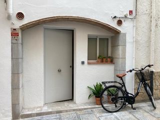 Lloguer casa al nucli i a 100m platja