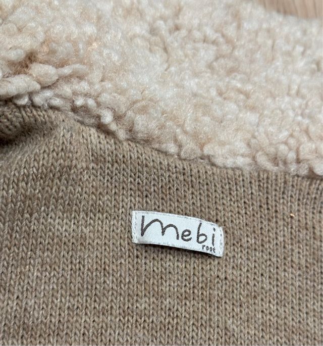 Abrigo Mebi talla 18 meses. Dos puestas!!