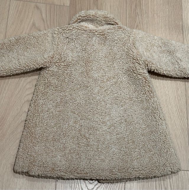 Abrigo Mebi talla 18 meses. Dos puestas!!