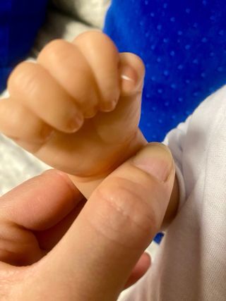 Bebé reborn realista con accesorios gratis