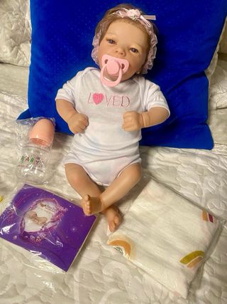 Bebé reborn realista con accesorios gratis