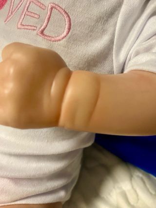 Bebé reborn realista con accesorios gratis