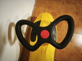 Twist car amarillo