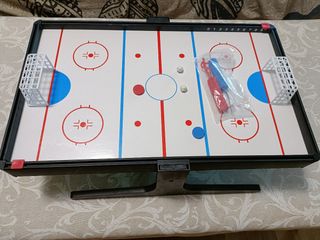 Futbolín magnético y juego de hockey