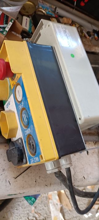 CAJA DE MANIOBRA (OTIS) y alarma