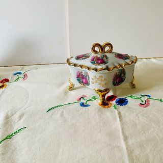 Joyero de porcelana vintage estilo romántico