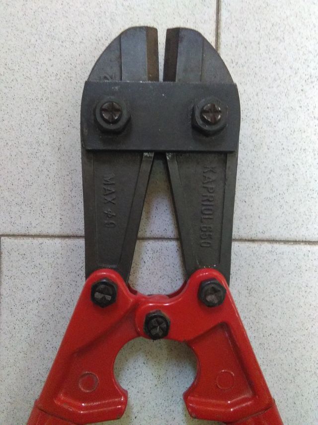 Cesoia troncatrice manuale taglia bulloni