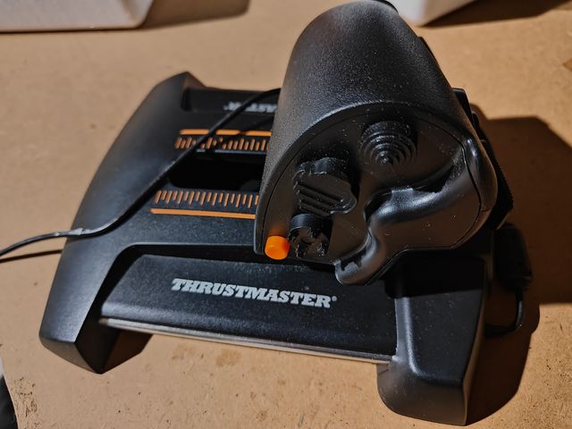 Hotas Thrustmaster T16000m