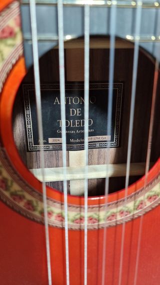 Guitarra Flamenca Antonio de Toledo Roja